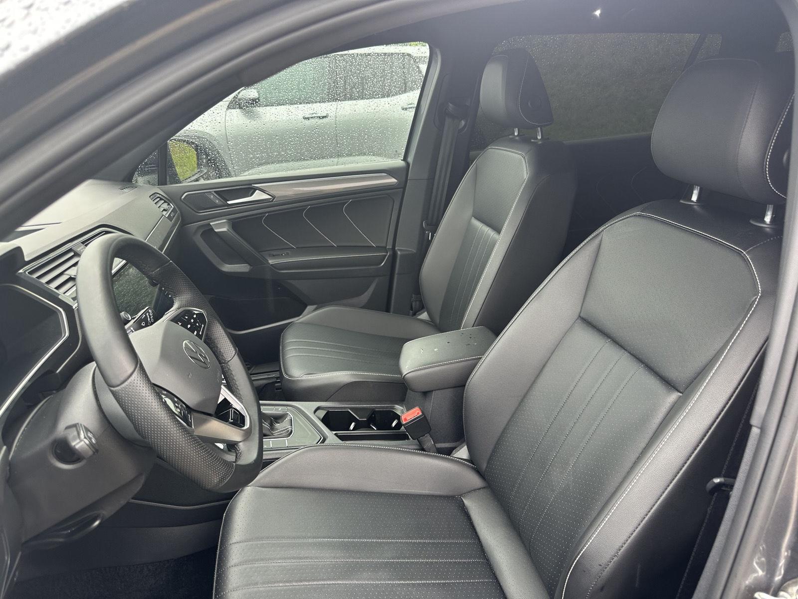 2022 Volkswagen Tiguan SE R-Line Black photo 10