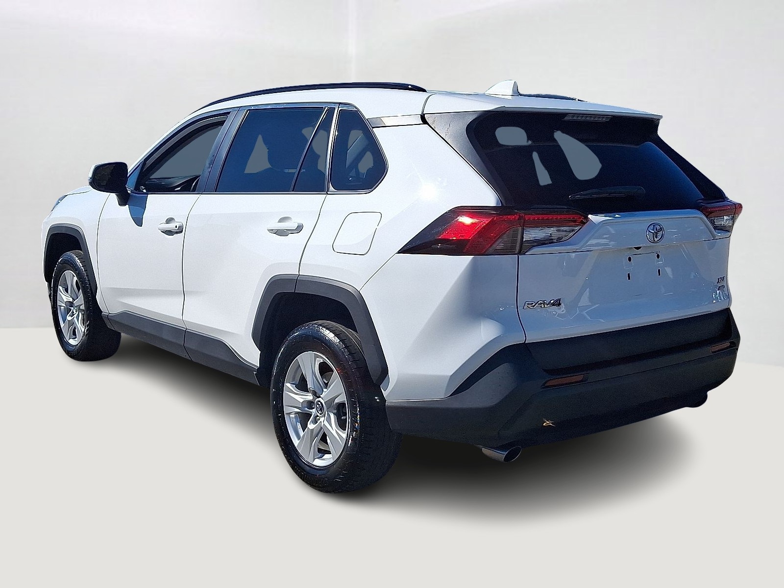 2020 Toyota RAV4 XLE photo 6