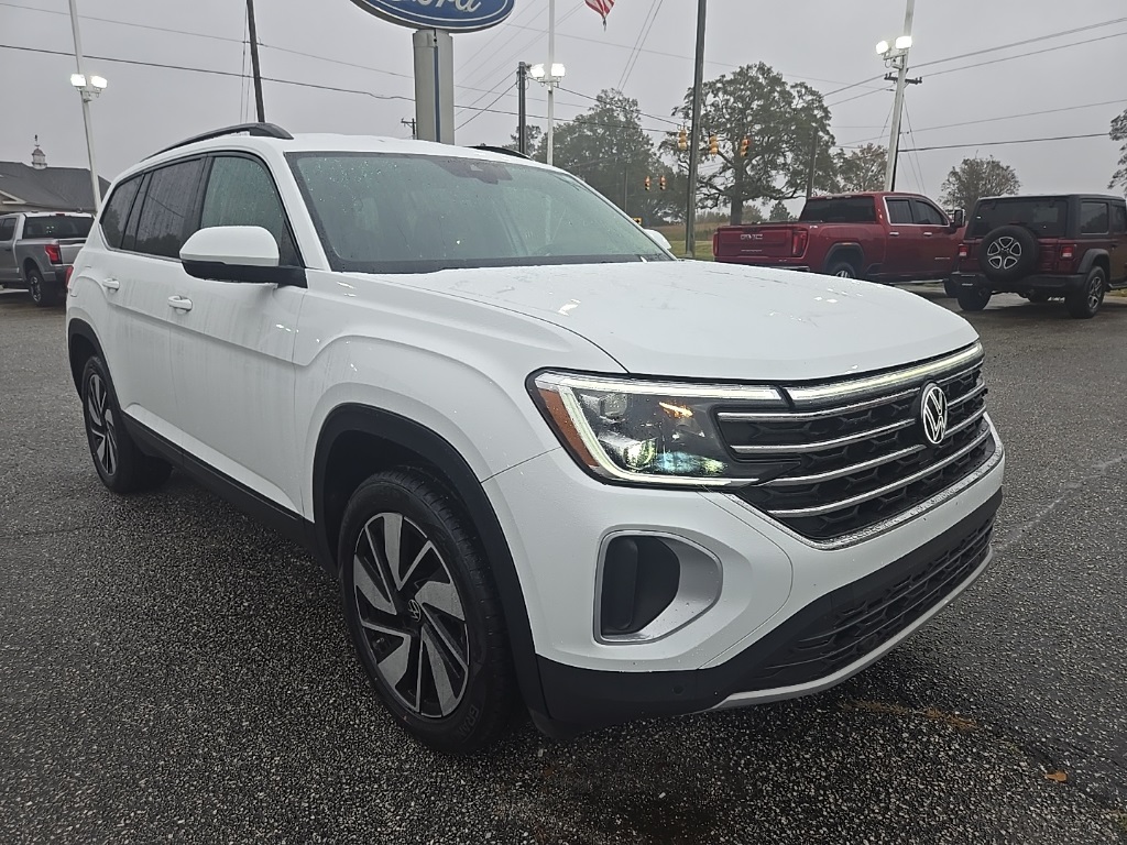 2024 Volkswagen Atlas SE Technology photo 2