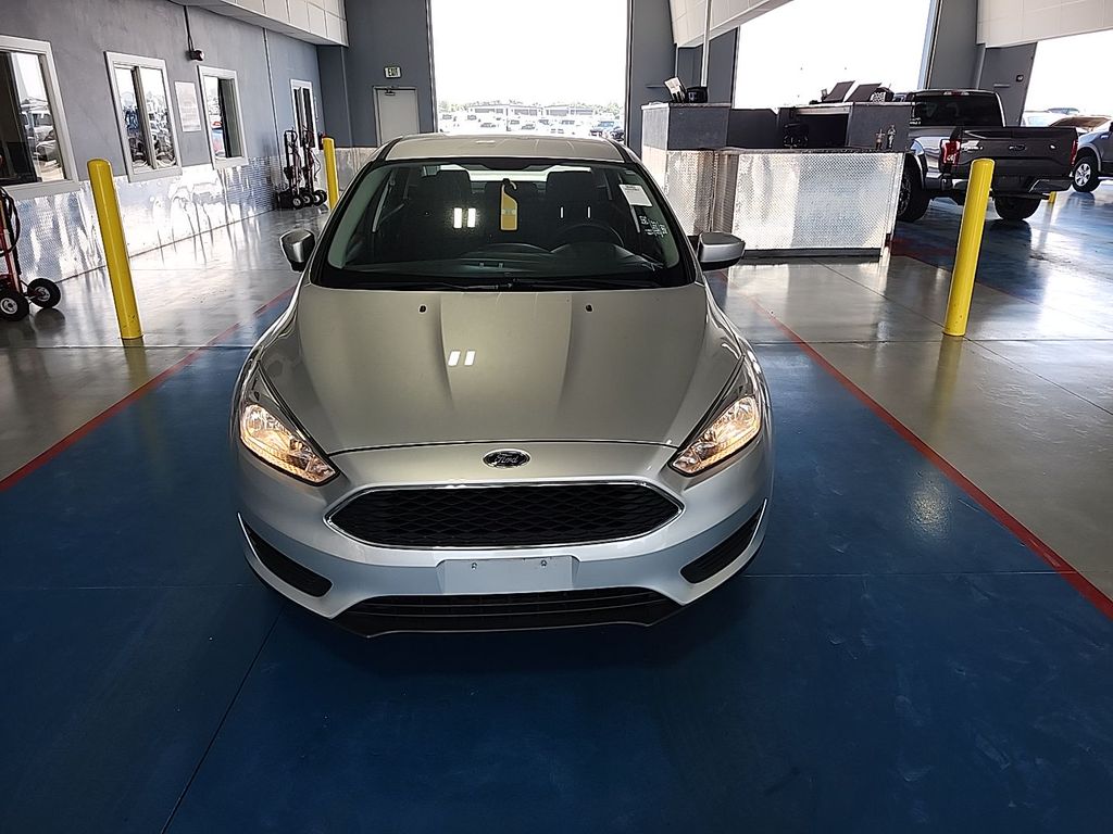 2018 Ford Focus SE photo 5