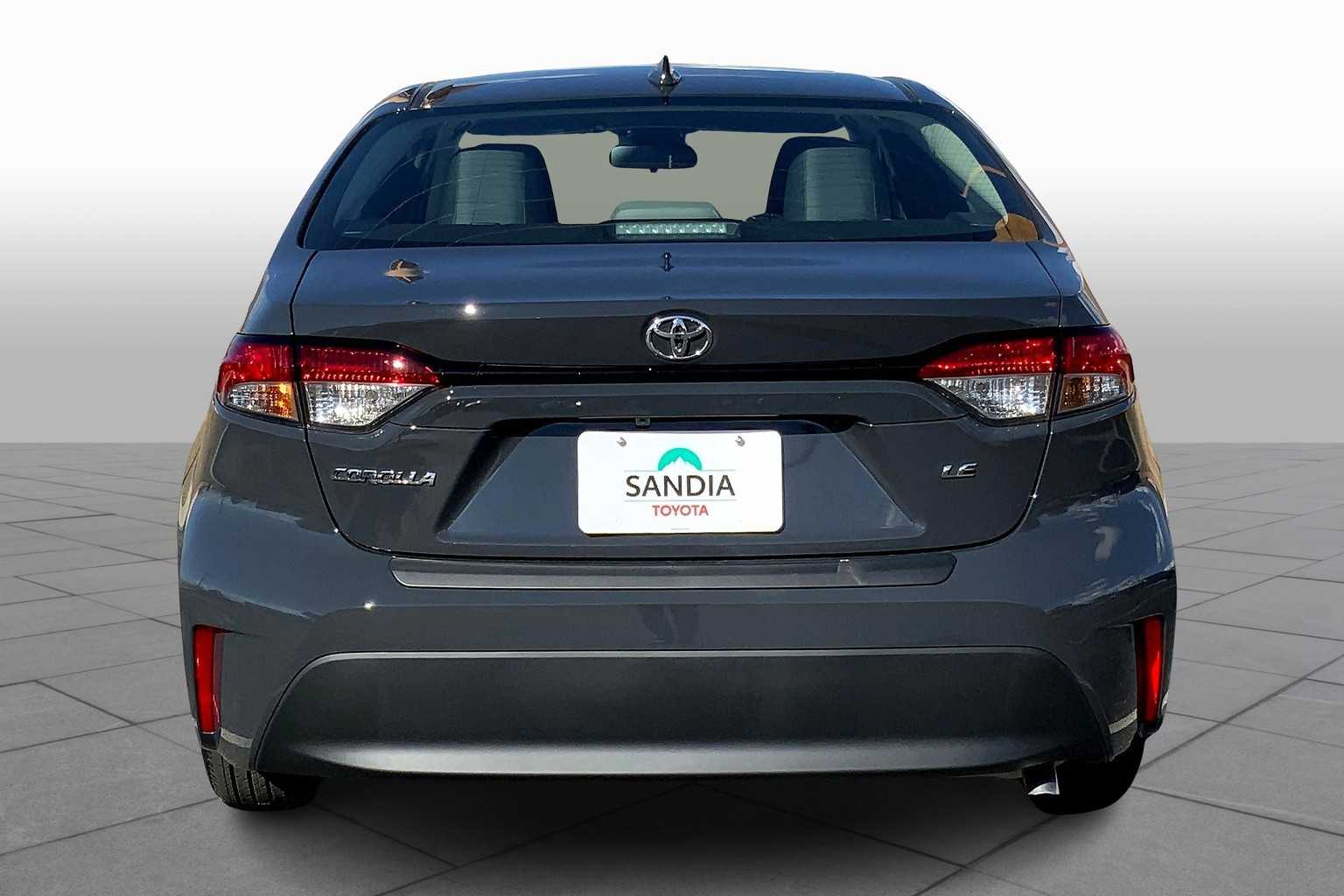 2025 Toyota Corolla LE photo 4