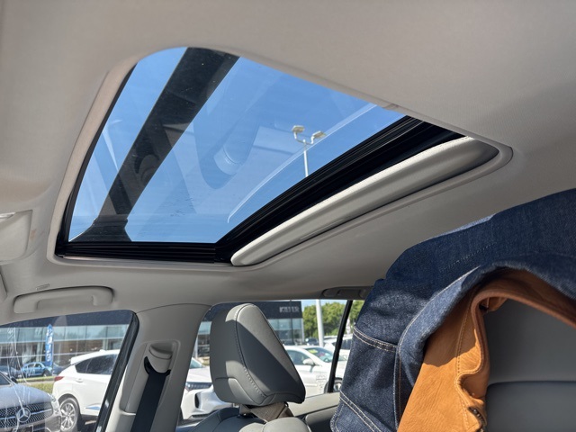 2024 Toyota RAV4 XLE Premium photo 8