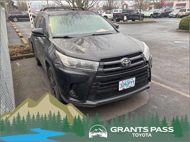 2019 Toyota Highlander SE's photo