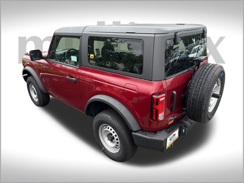 2025 Ford Bronco Base photo 7