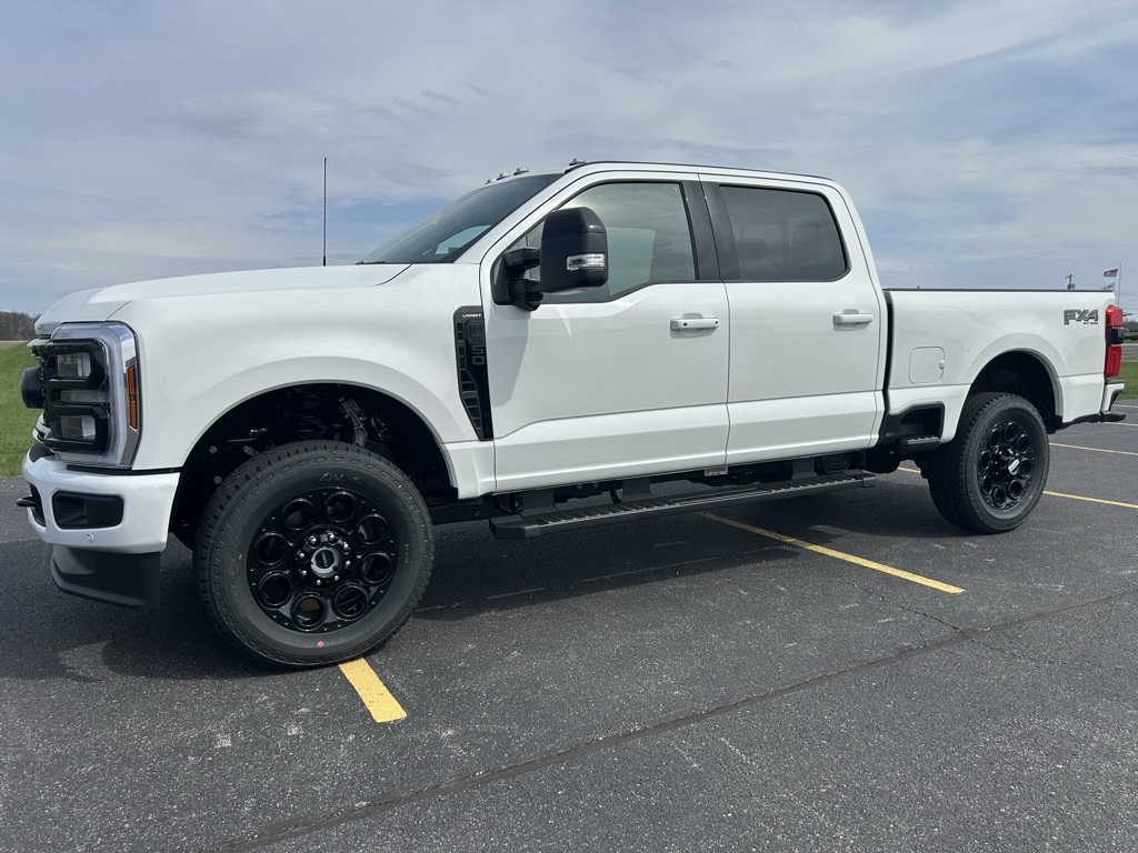 2025 Ford F-350 Super Duty Lariat's photo