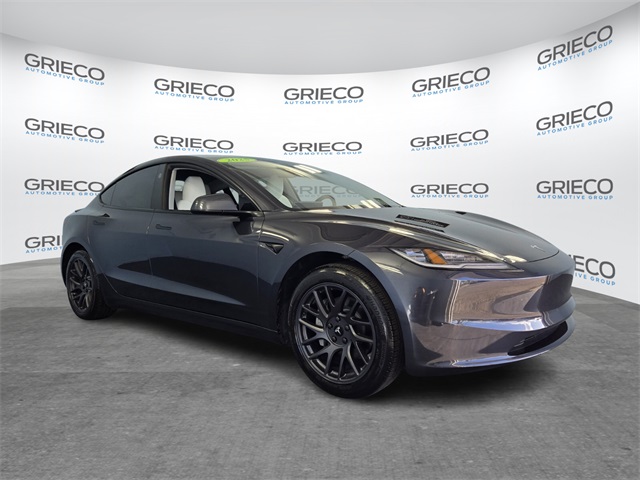 2025 Tesla Model 3 Performance's photo