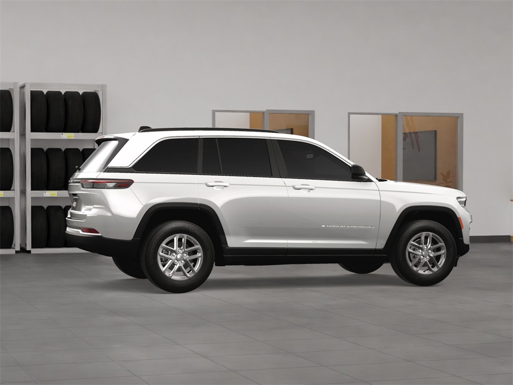 2025 Jeep Grand Cherokee Laredo Altitude photo 6