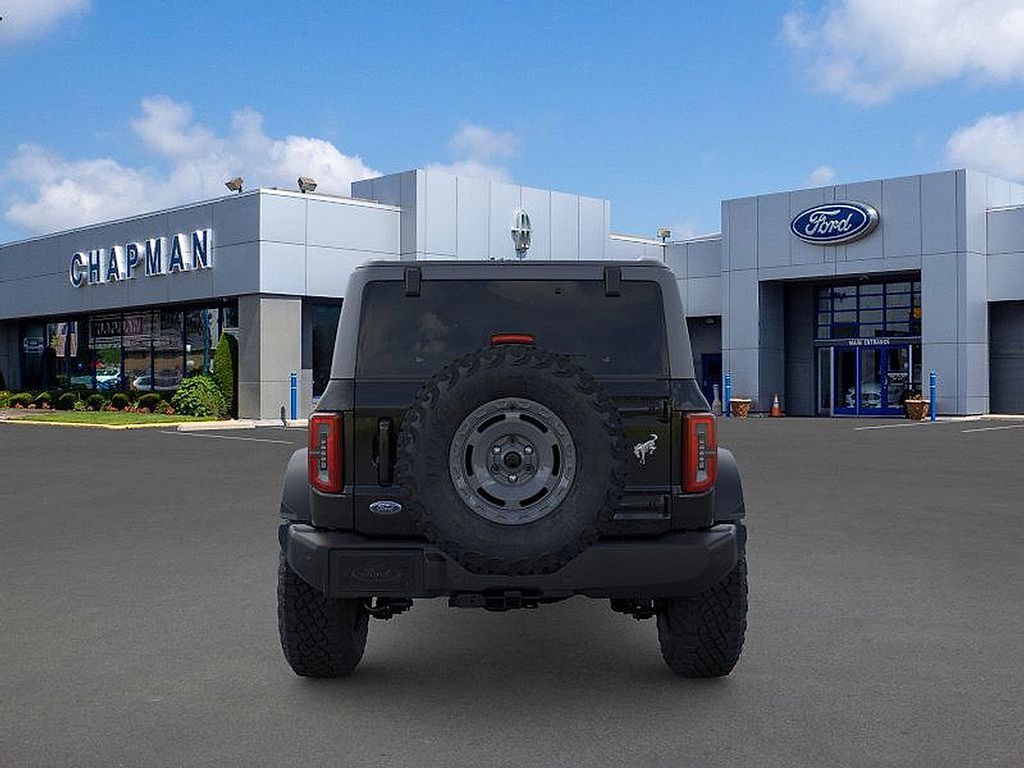 2025 Ford Bronco Outer Banks photo 3