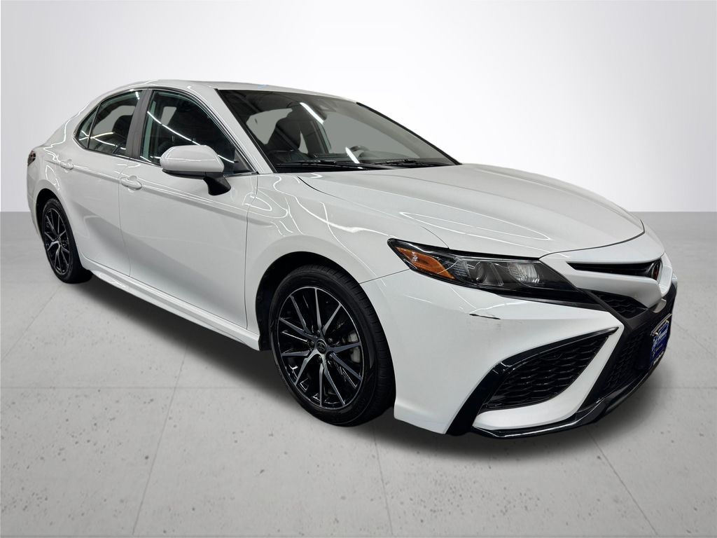 2021 Toyota Camry SE photo 8