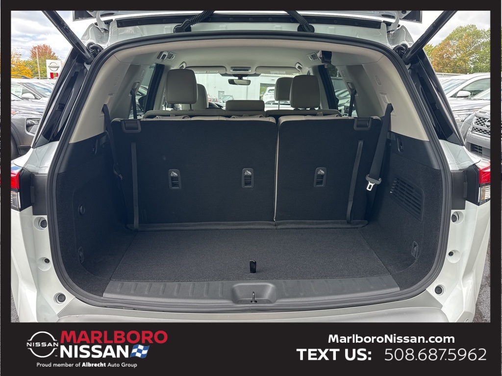 2025 Nissan Pathfinder SL photo 15