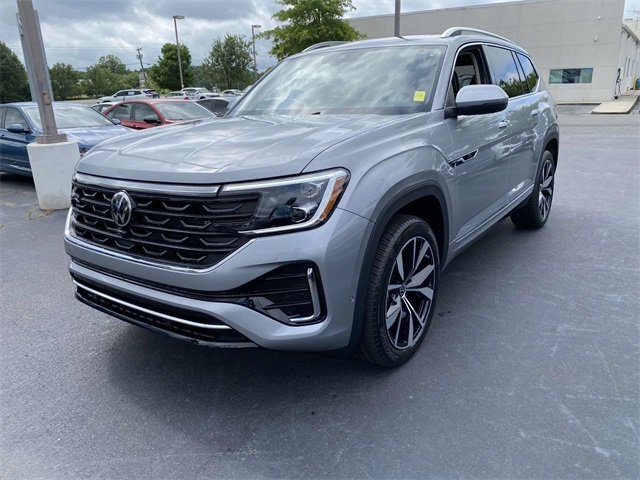 2025 Volkswagen Atlas SEL Premium R-Line photo 3