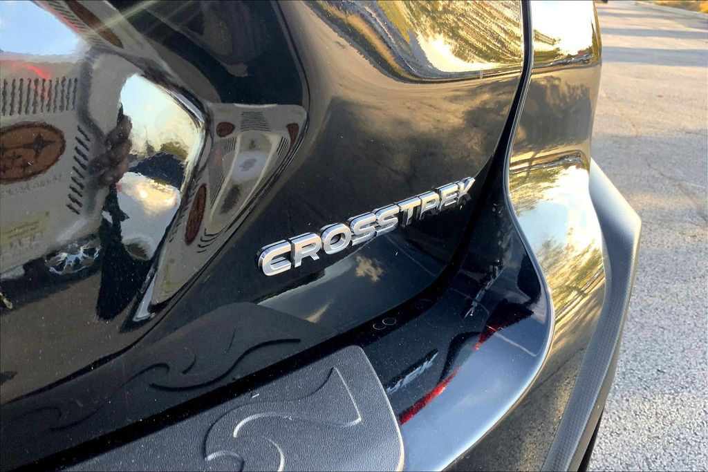 2025 Subaru Crosstrek Premium photo 2