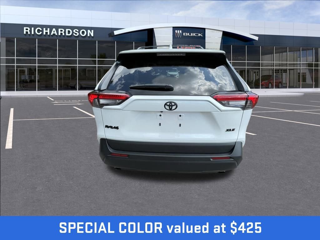 2023 Toyota RAV4 XLE Premium photo 4