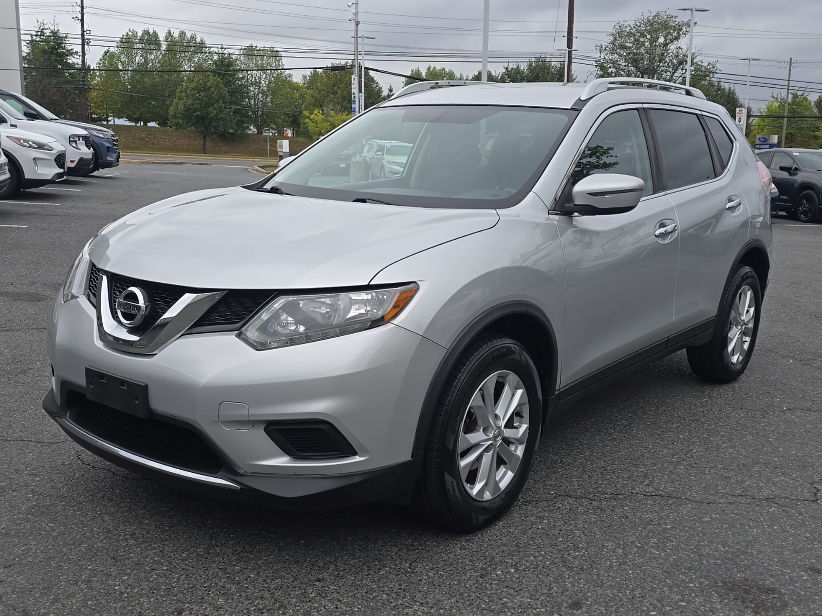 2016 Nissan Rogue SV photo 9
