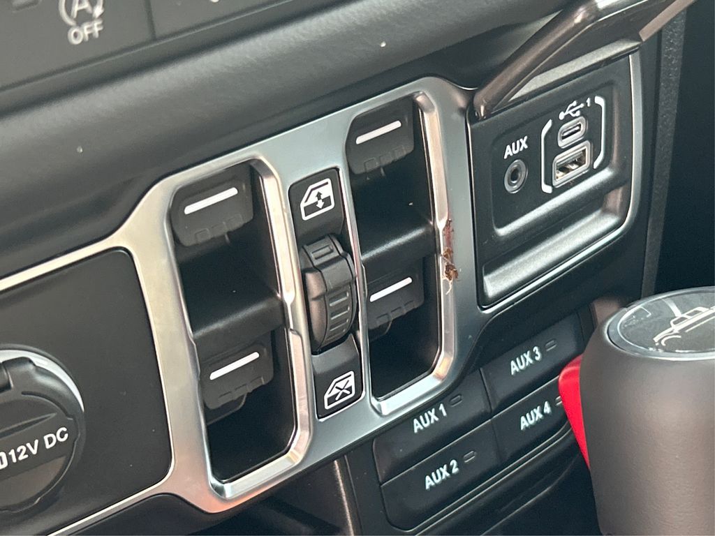 2025 Jeep Gladiator Sport photo 33
