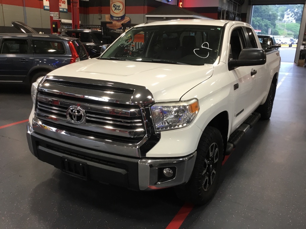 2016 Toyota Tundra TRD Pro photo 3