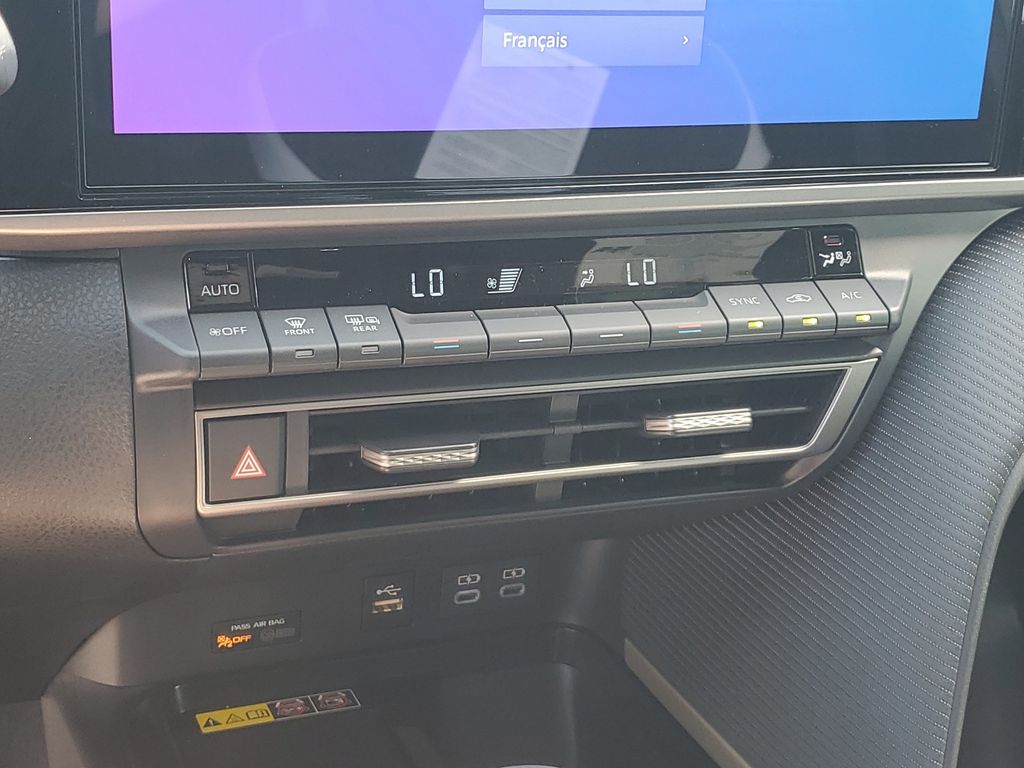 2025 Toyota Camry SE photo 26