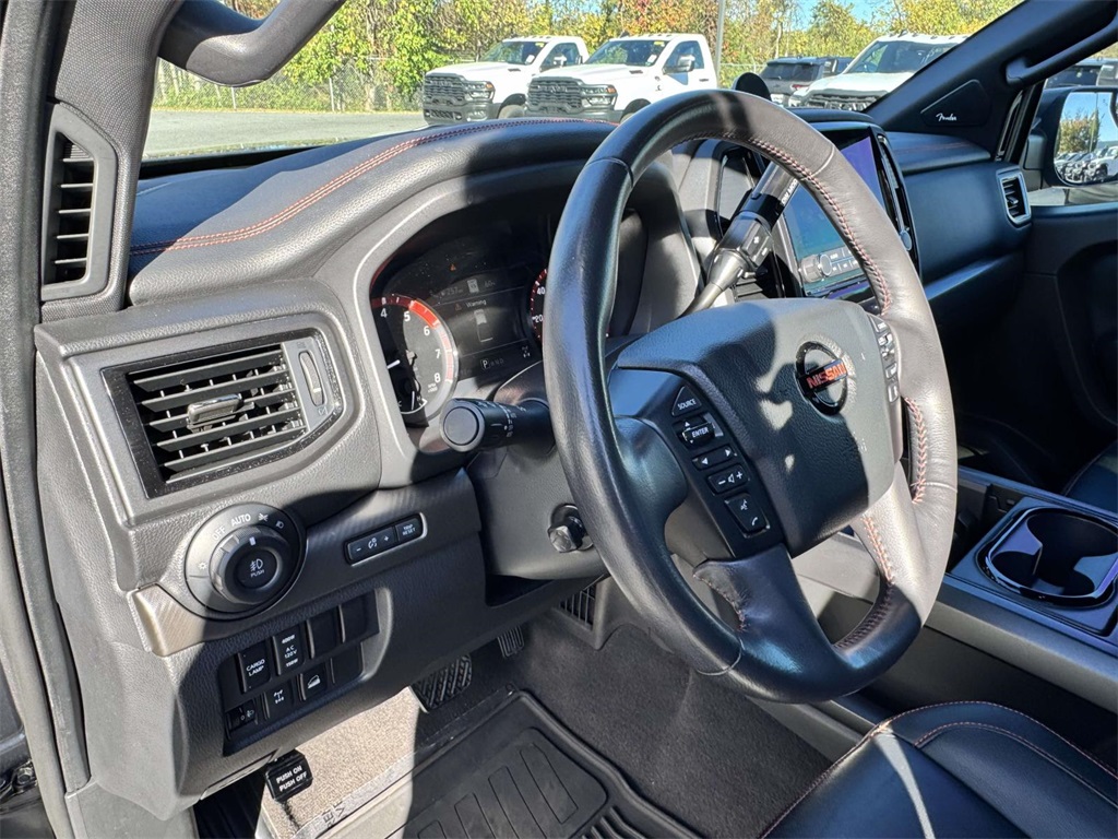 2021 Nissan Titan PRO-4X photo 2