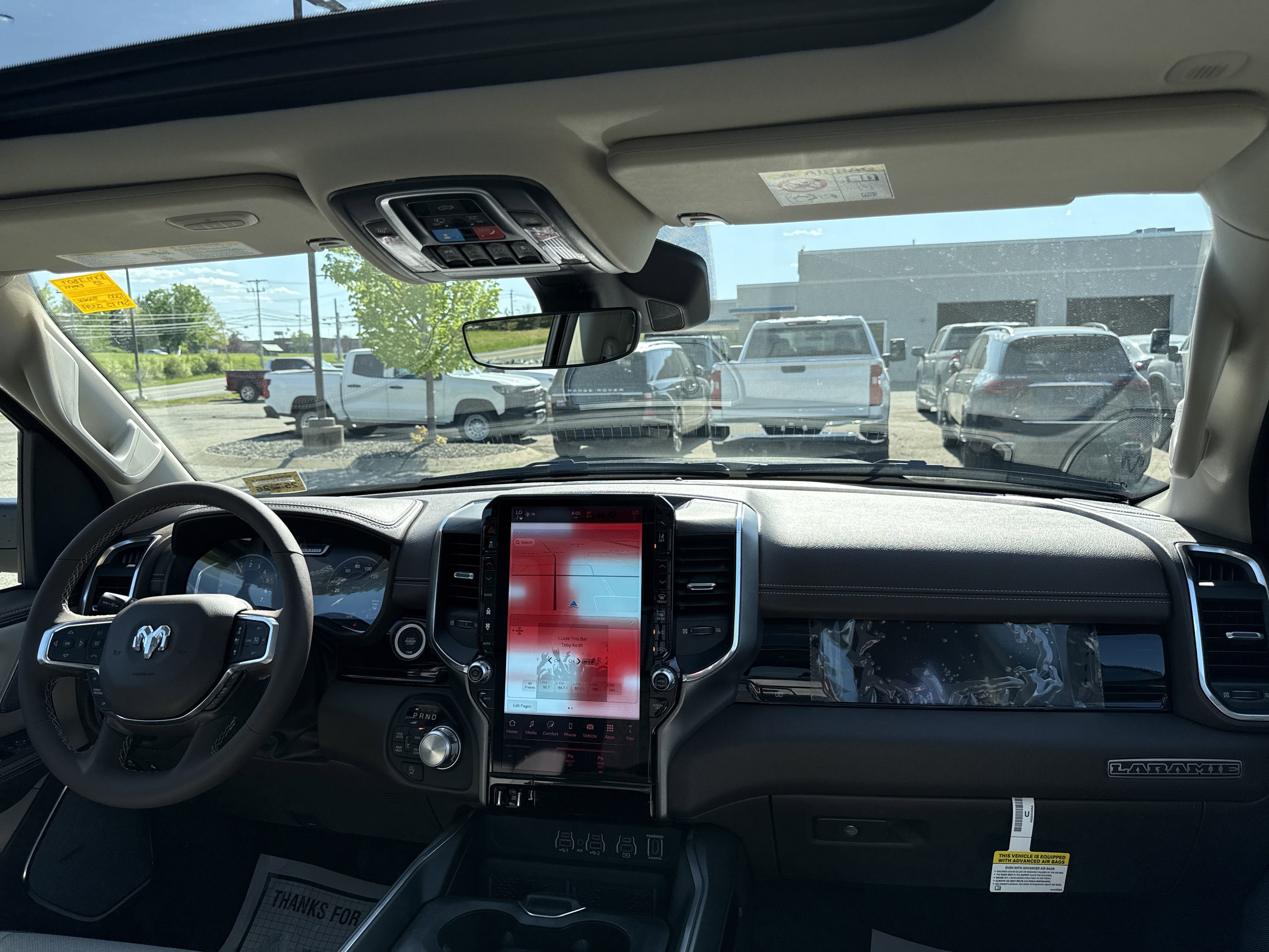 2025 Ram 1500 Laramie photo 3