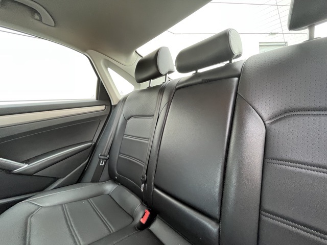 2022 Volkswagen Passat 2.0T SE photo 39