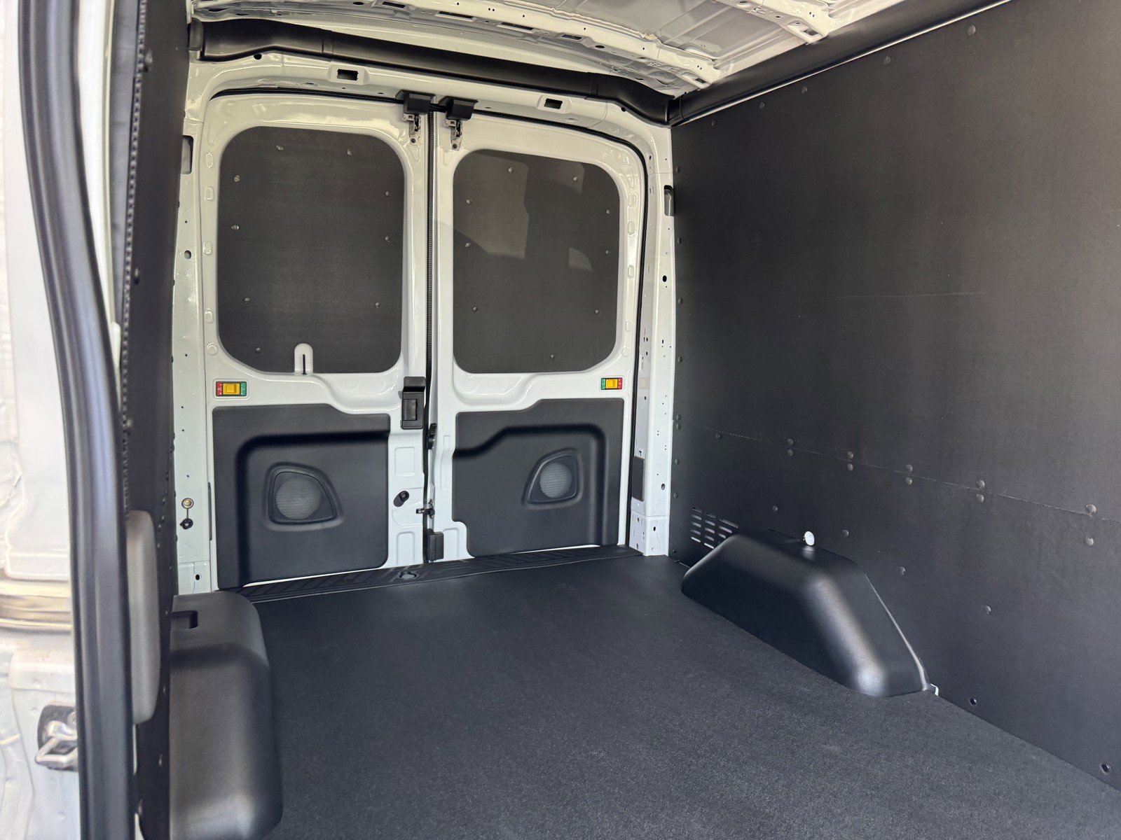 2025 Ford Transit photo 3