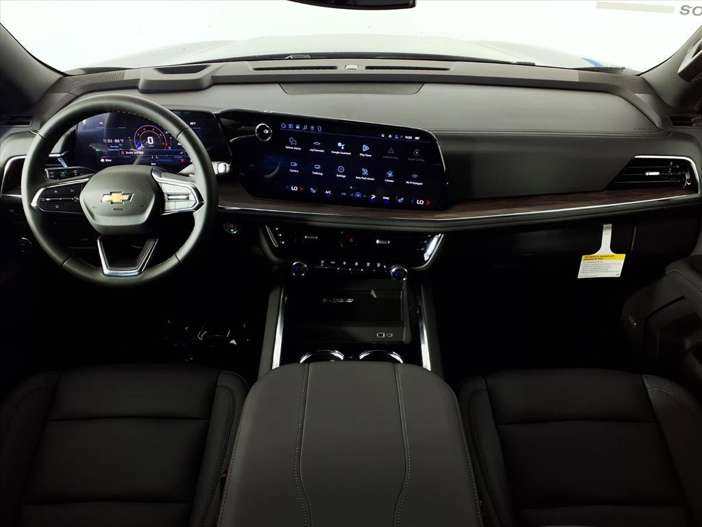 2026 Chevrolet Suburban LT photo 2