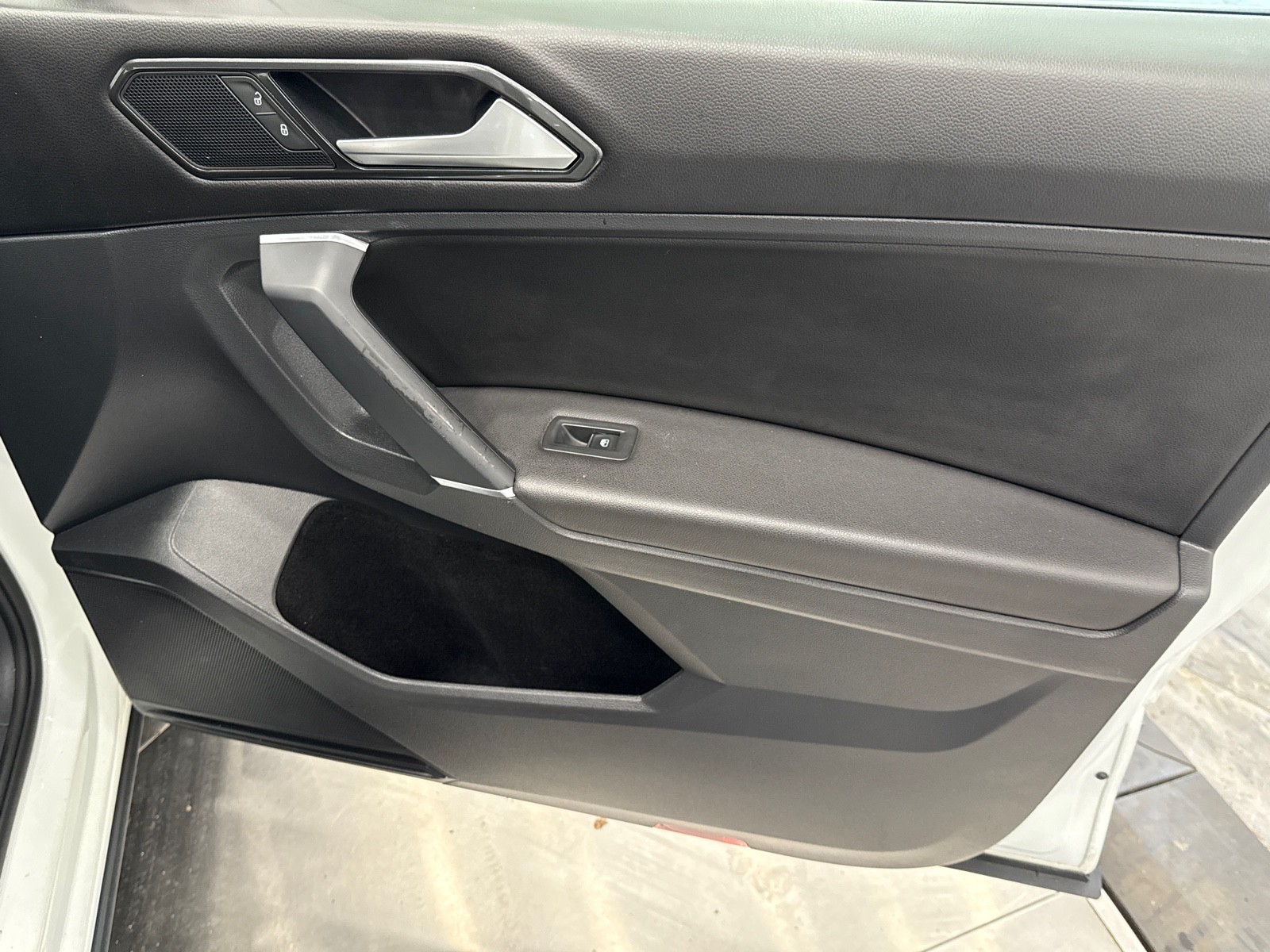 2018 Volkswagen Tiguan SE photo 42
