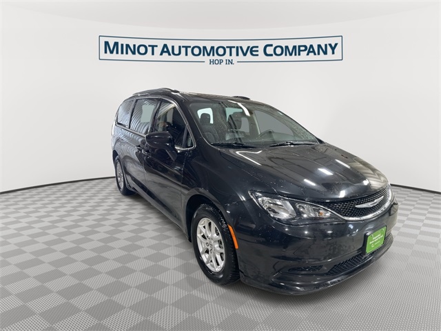 2021 Chrysler Voyager LXi photo 2