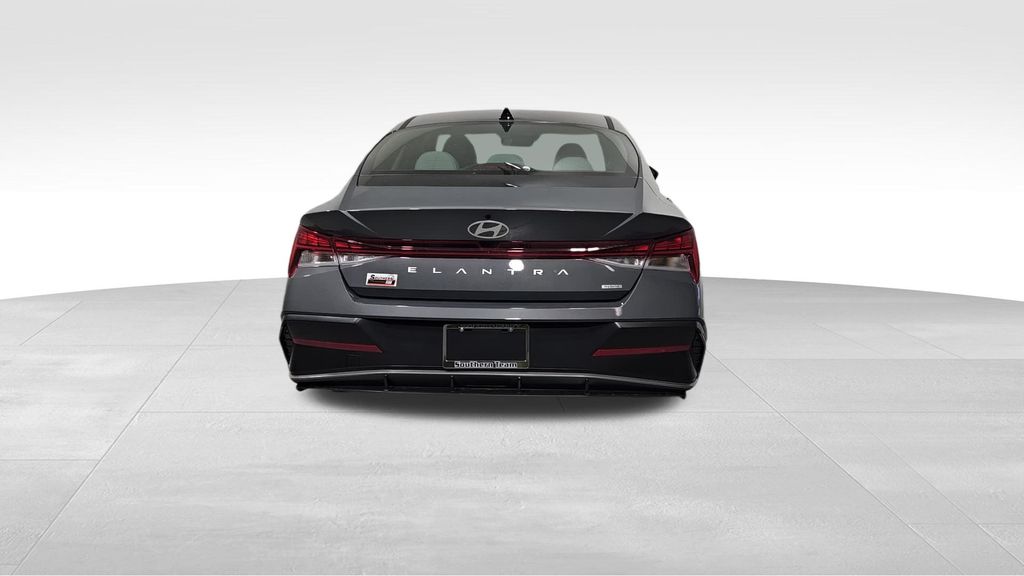 2025 Hyundai Elantra Hybrid Limited photo 4