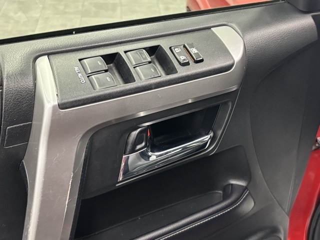 2019 Toyota 4Runner SR5 photo 12