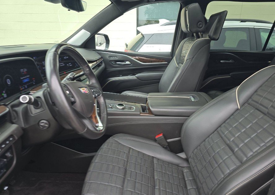 2022 Cadillac Escalade ESV Sport Platinum photo 2