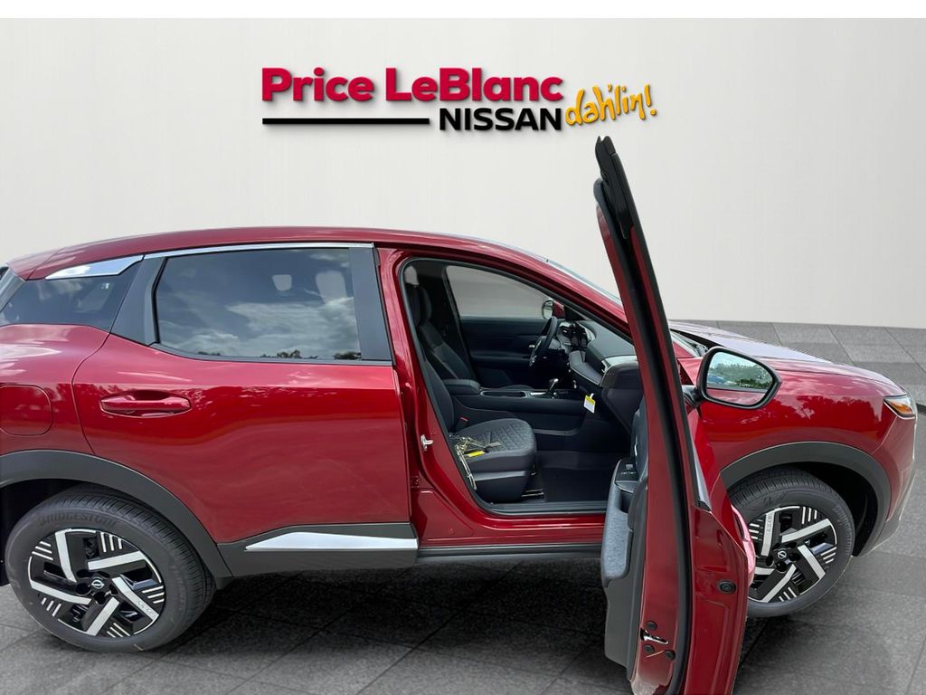 2025 Nissan Kicks SV photo 8
