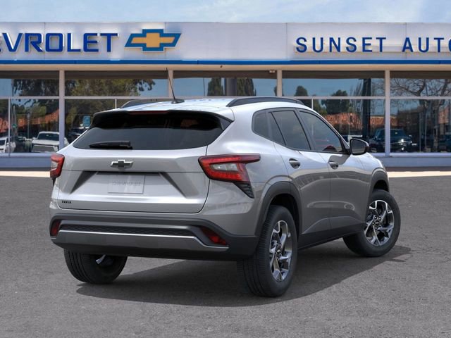 2025 Chevrolet Trax LT photo 4