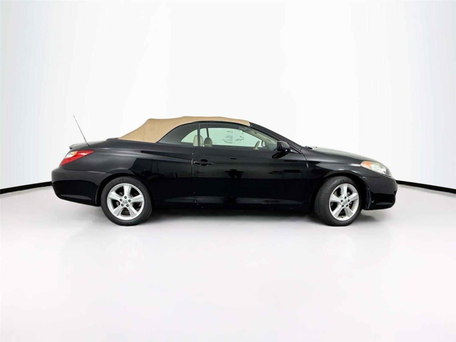 2005 Toyota Camry Solara SE photo 2