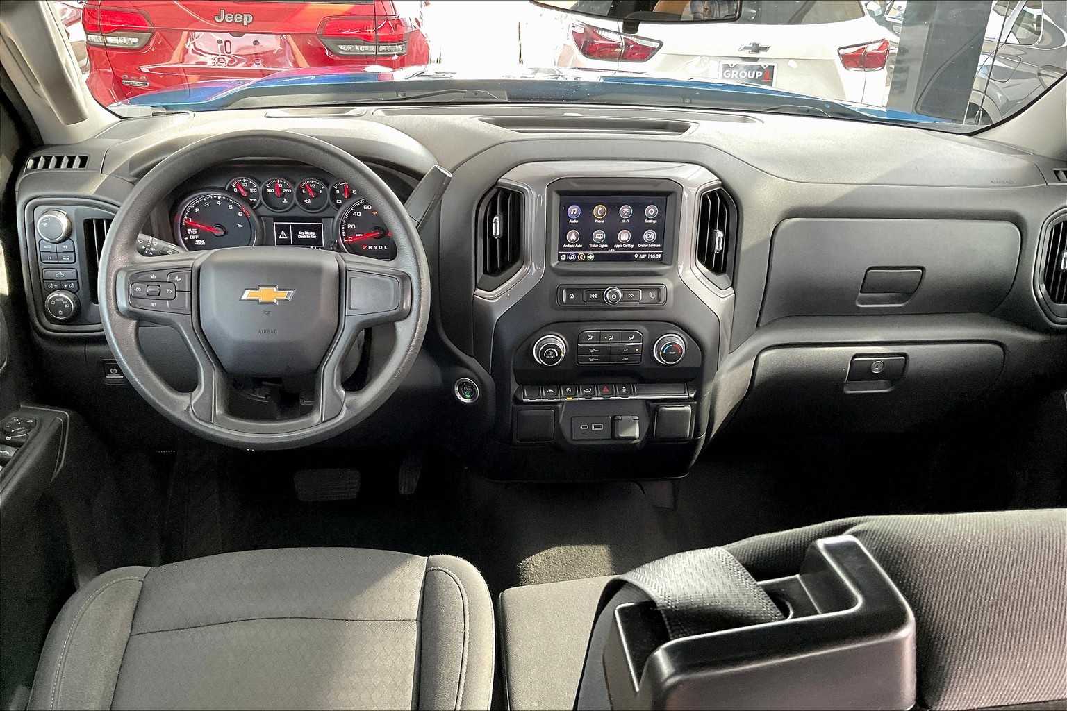 2022 Chevrolet Silverado 1500 Custom photo 13