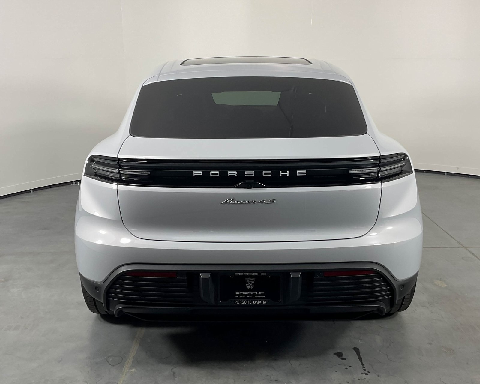 2025 Porsche Macan Electric photo 6