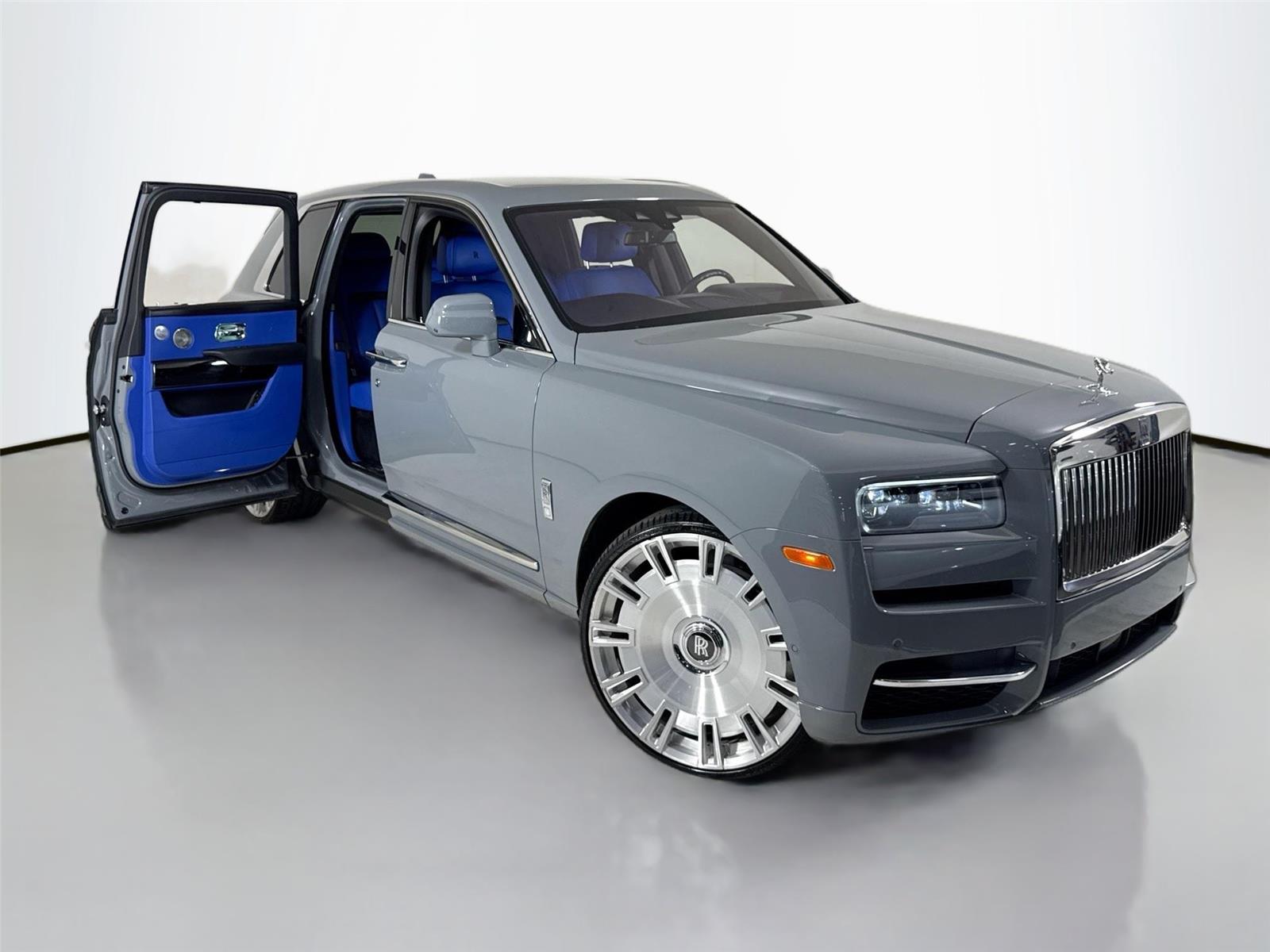 2023 Rolls Royce Cullinan RR31 photo 43
