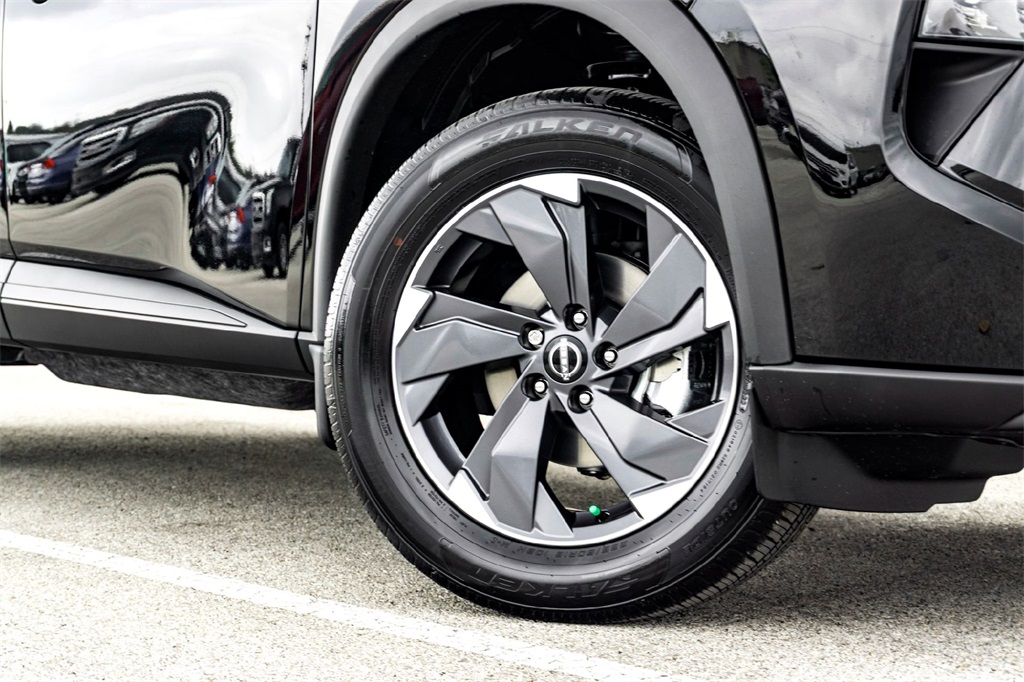 2026 Nissan Rogue SV photo 2