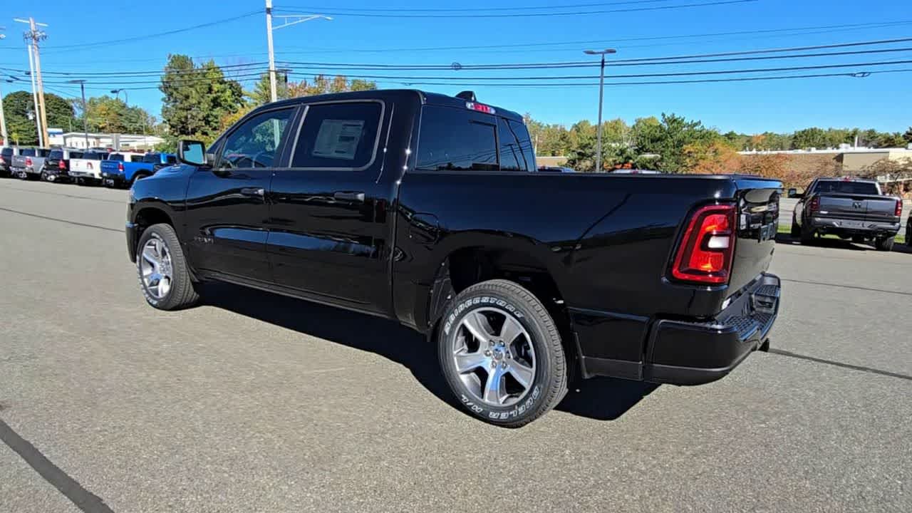 2025 Ram 1500 Tradesman photo 3