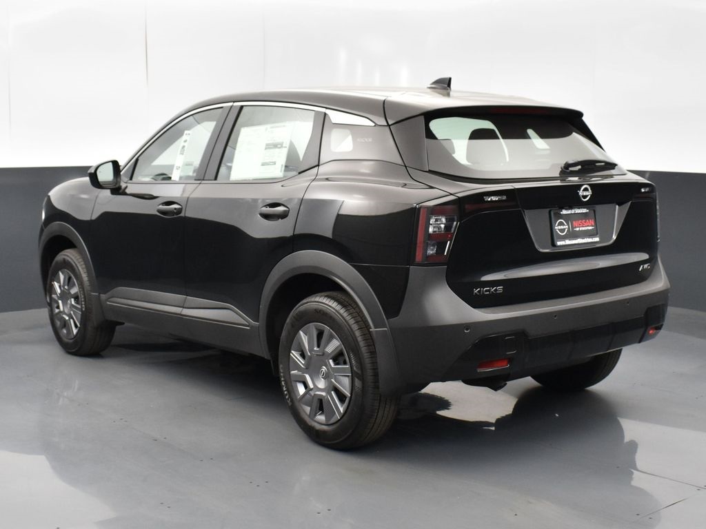 2025 Nissan Kicks S photo 3