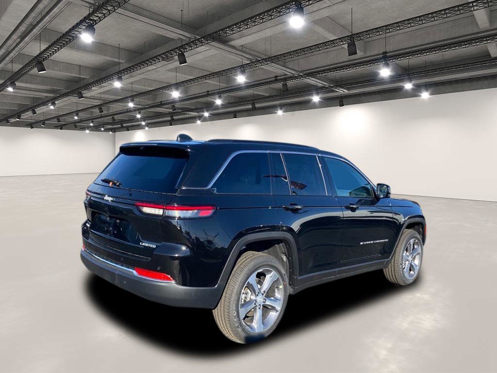 2025 Jeep Grand Cherokee Limited photo 2