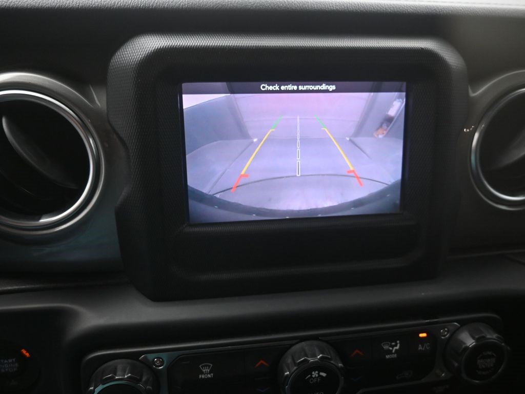 2019 Jeep Wrangler Unlimited Sahara photo 3