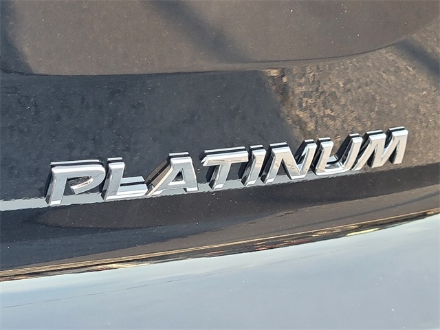 2025 Nissan Pathfinder Platinum photo 7