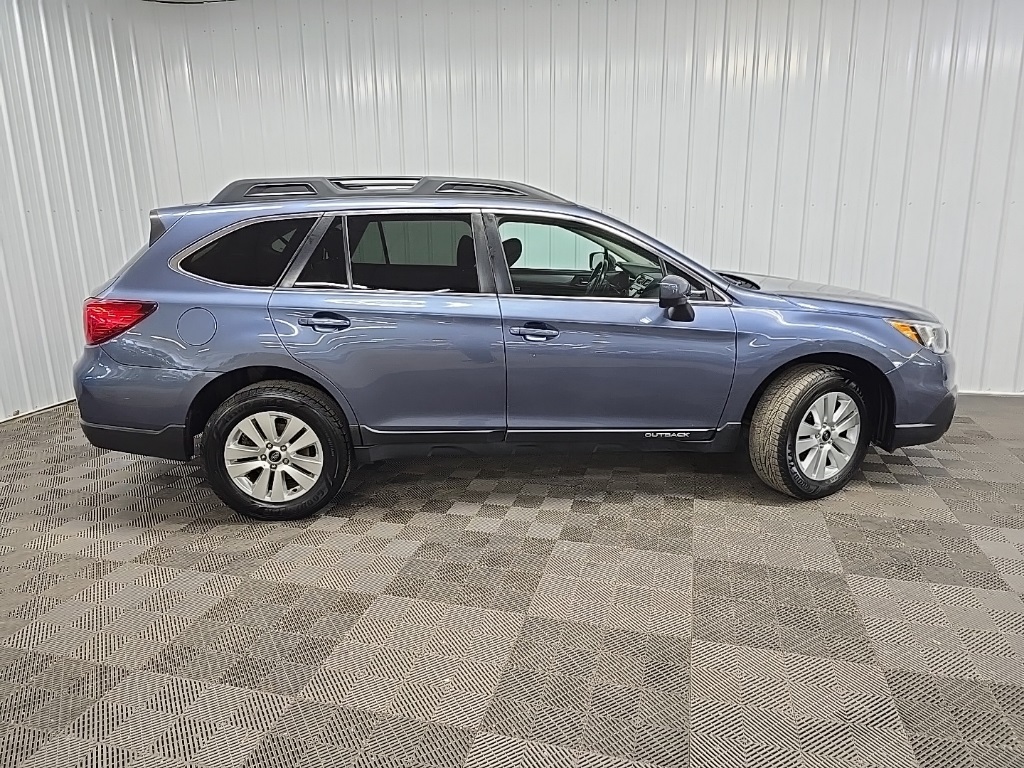 2015 Subaru Outback 2.5i Premium photo 2