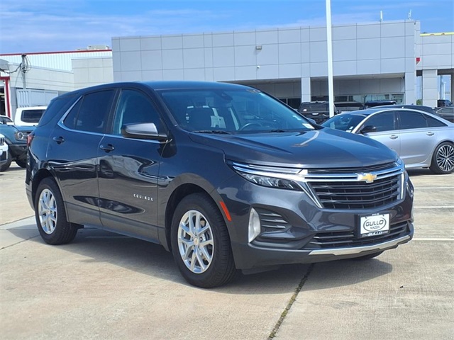2022 Chevrolet Equinox LT photo 2