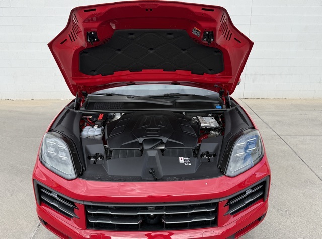 2025 Porsche Cayenne Base photo 26