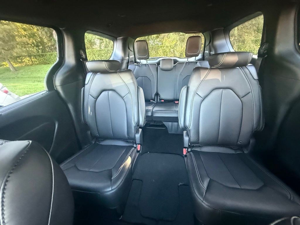2026 Chrysler Pacifica photo 18