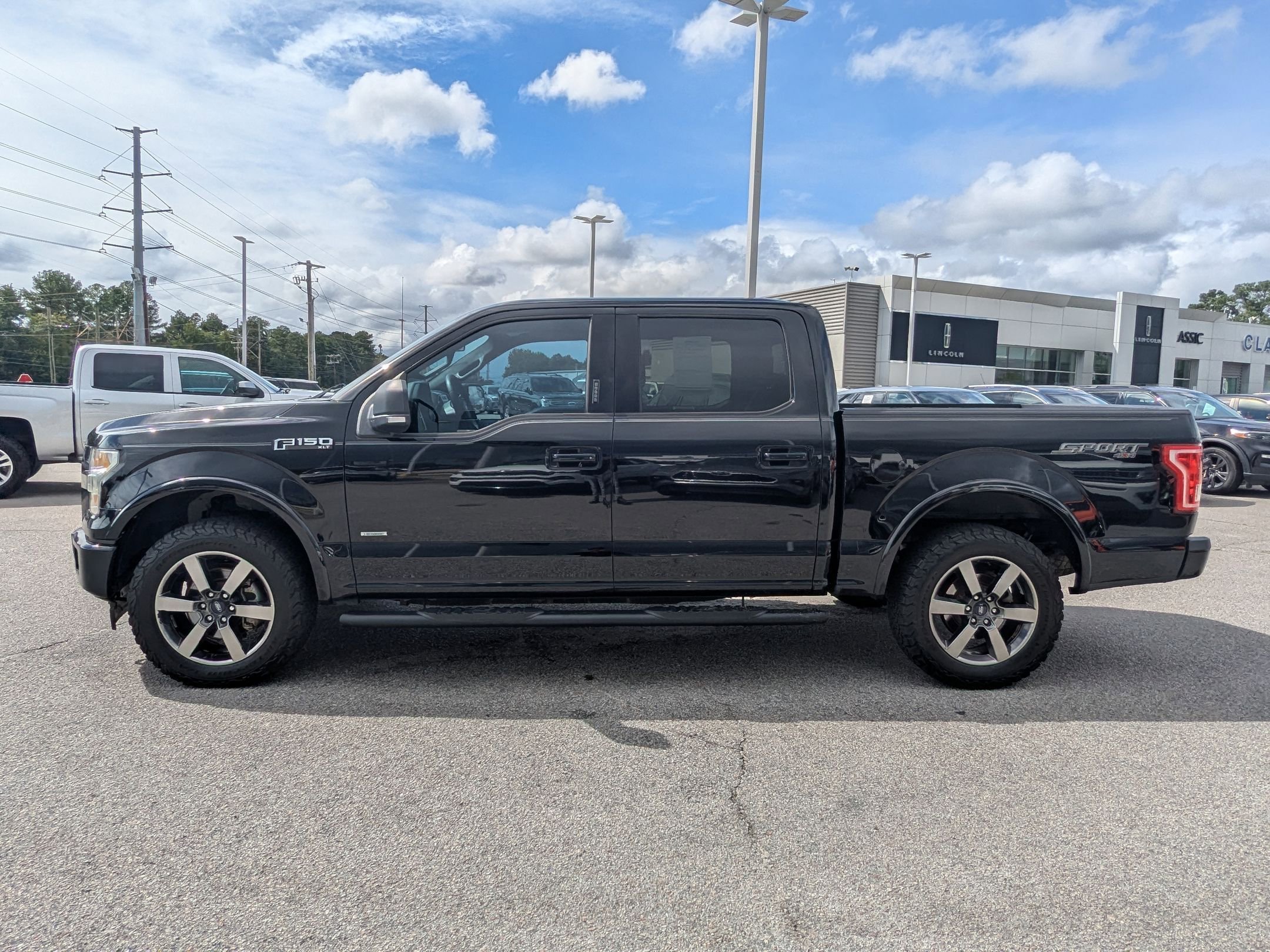 2017 Ford F-150 XLT photo 7