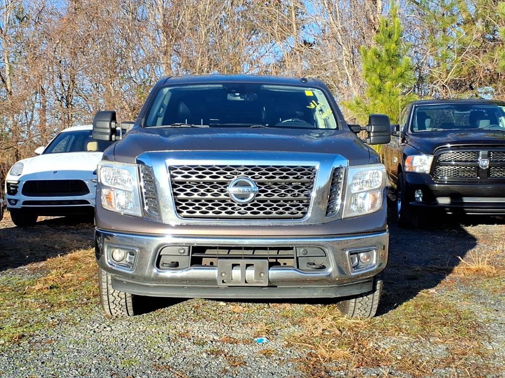 2017 Nissan Titan SV's photo