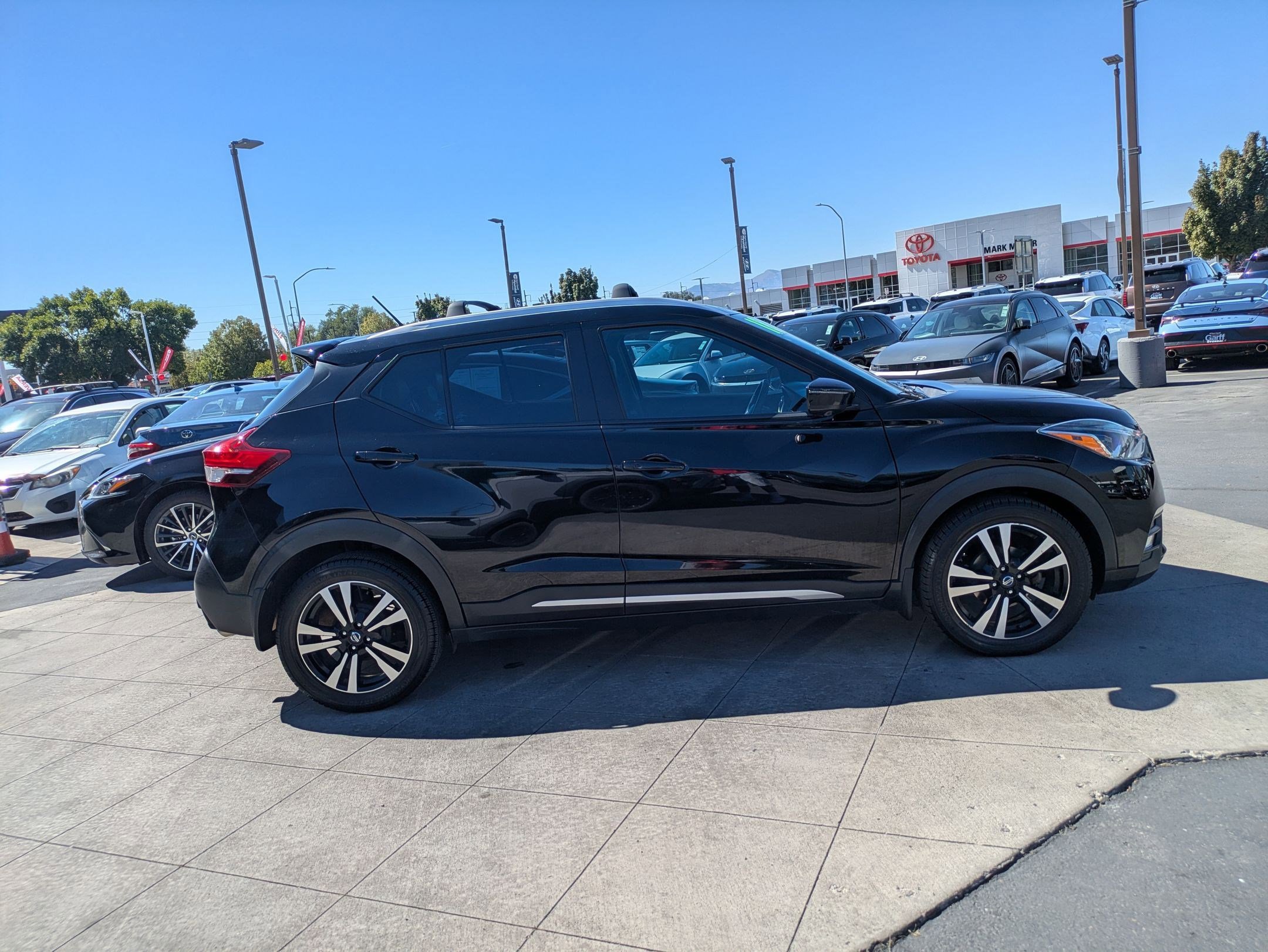 2018 Nissan Kicks SR photo 3